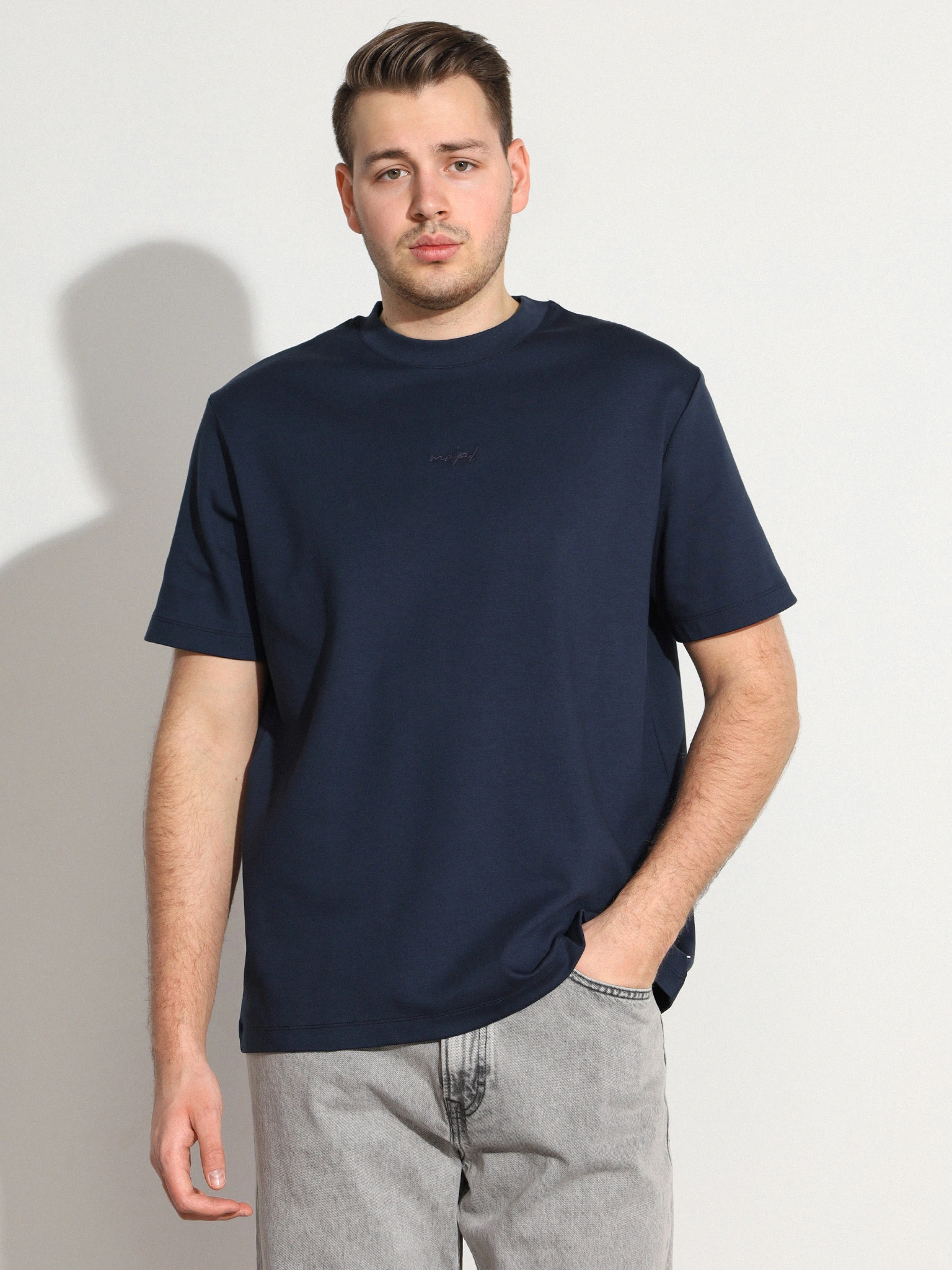 Футболка темно-синего цвета из смесового хлопка